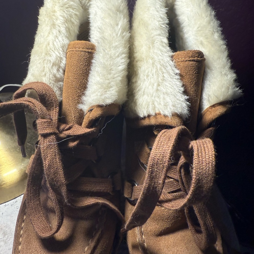 Guess Tan Winter Boots with Cream Lining